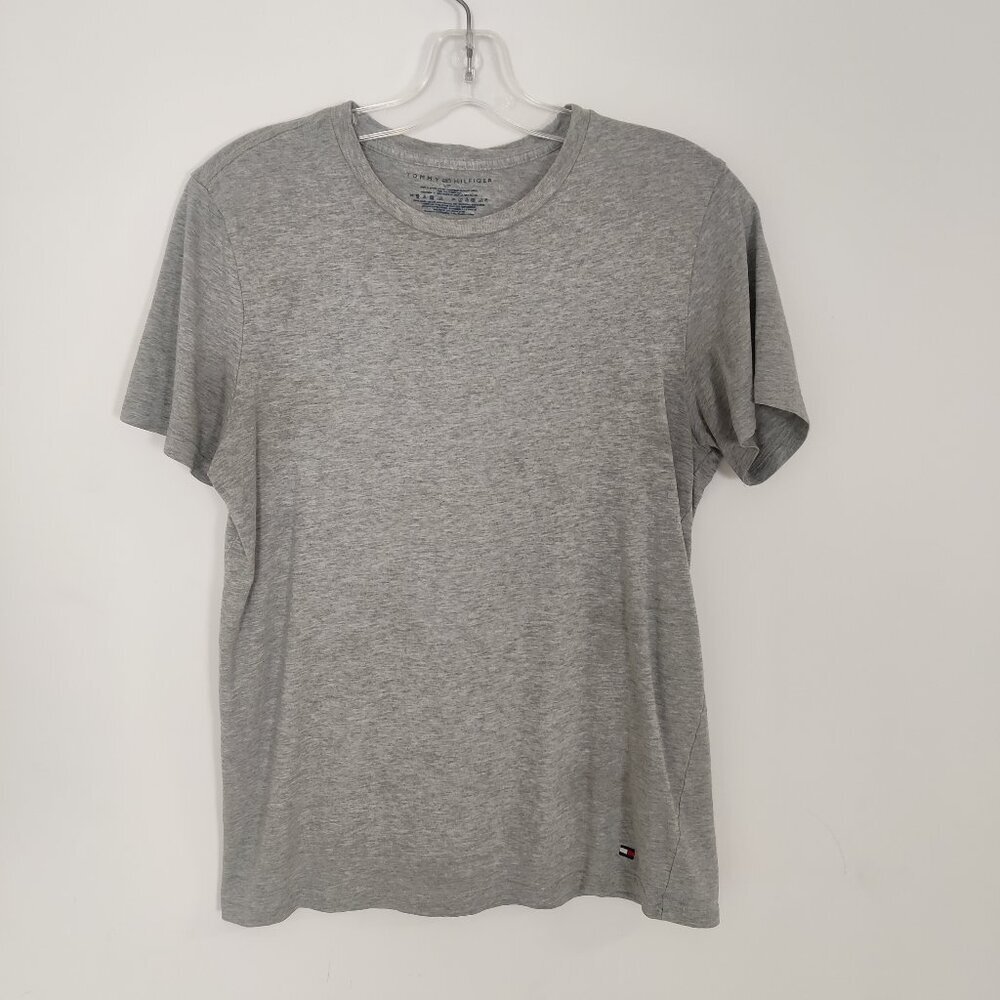 Tommy Hilfiger Men's Casual Gray T-shirt Size Small Versatile